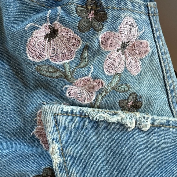 Forever 21 Denim Jean Jacket Floral Embroidered Size Small - Picture 4 of 4